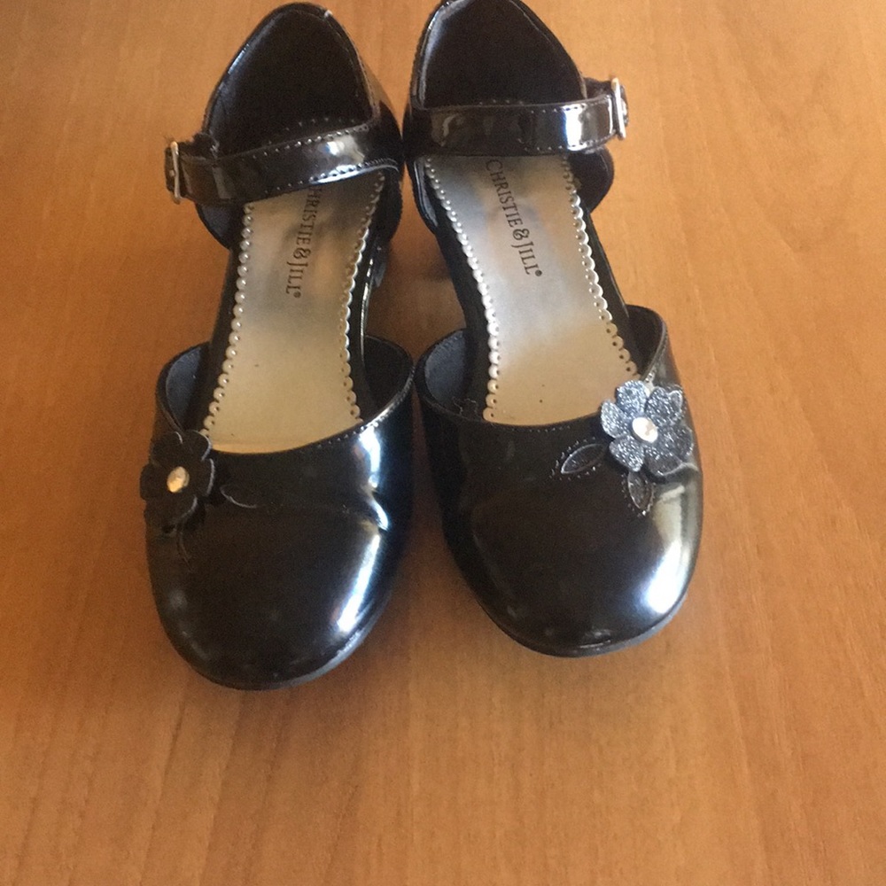 Dress shoes
